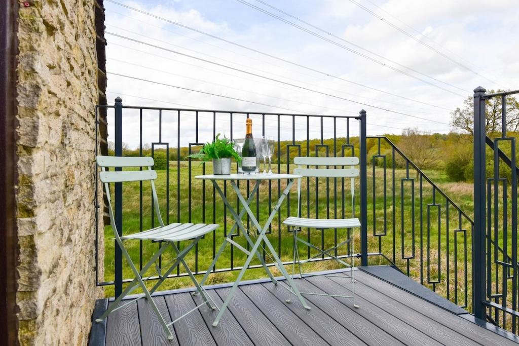 Hankerton The Lookout At Cloatley Meadow 아파트 외부 사진